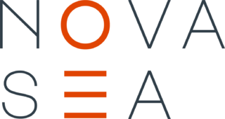 Nova Sea Hovedlogo Graa Roed PMS