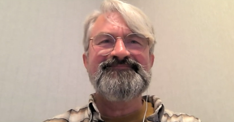 Føtter foran peisen jul